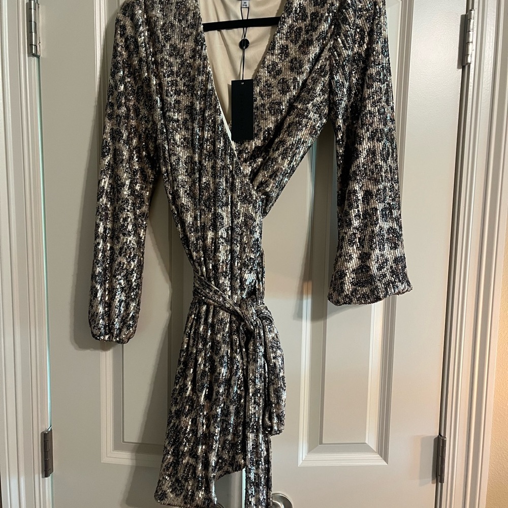 Gianni Bini Black and White Wrap Dress with V-Neck